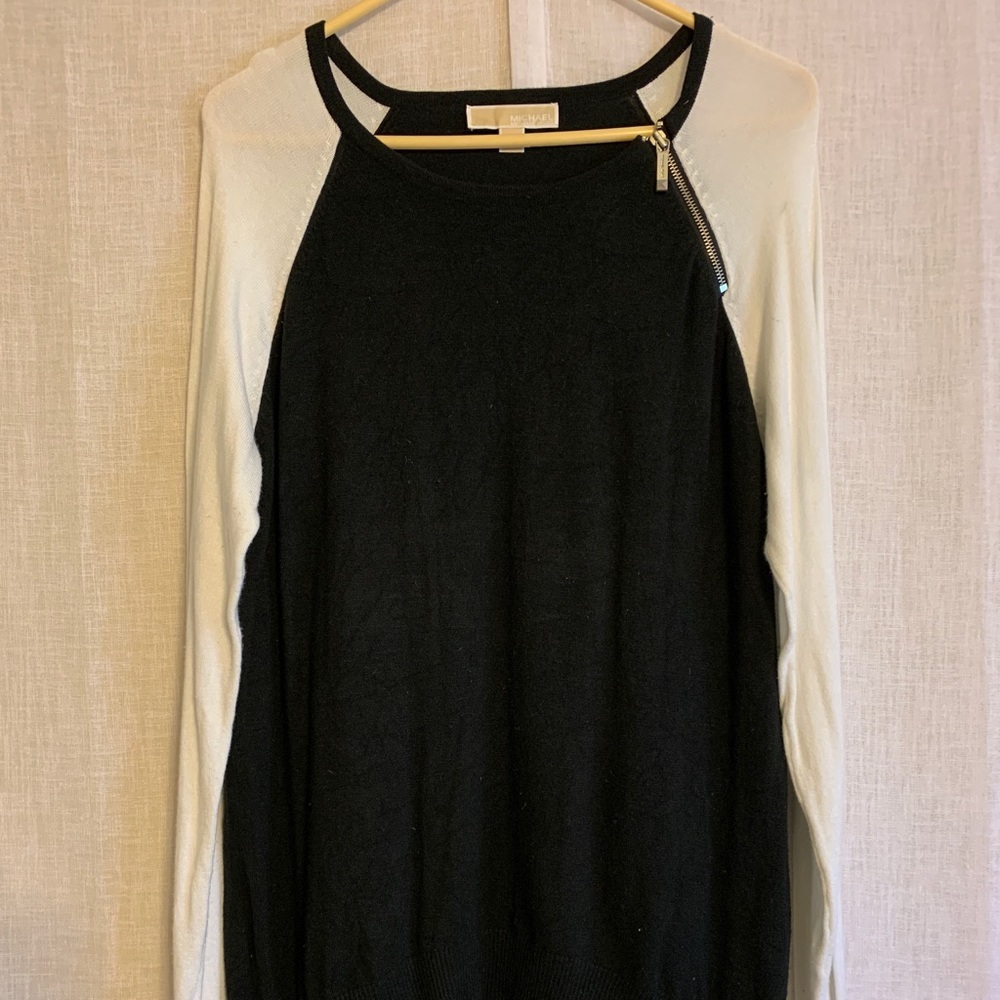 Michael Joe’s sweater